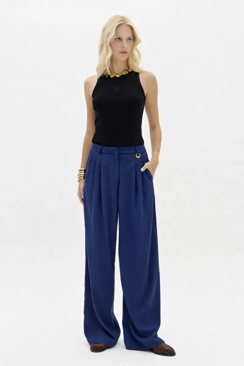 Blusa Regata Canelada Decote Fechado
